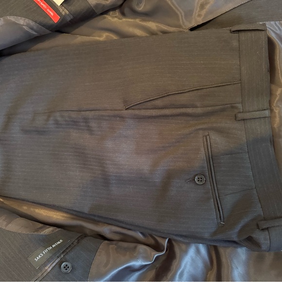 Men’s 2 piece suit Saks Fifth Avenue - Picture 5 of 14